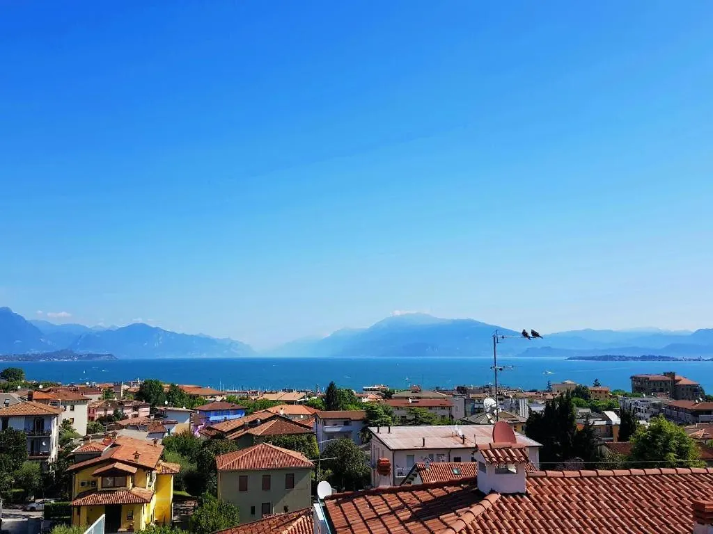 Gardappartamenti Cavour Lake View Desenzano del Garda Apartment