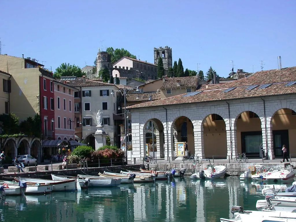 Apartment Gardappartamenti Cavour Lake View Desenzano del Garda